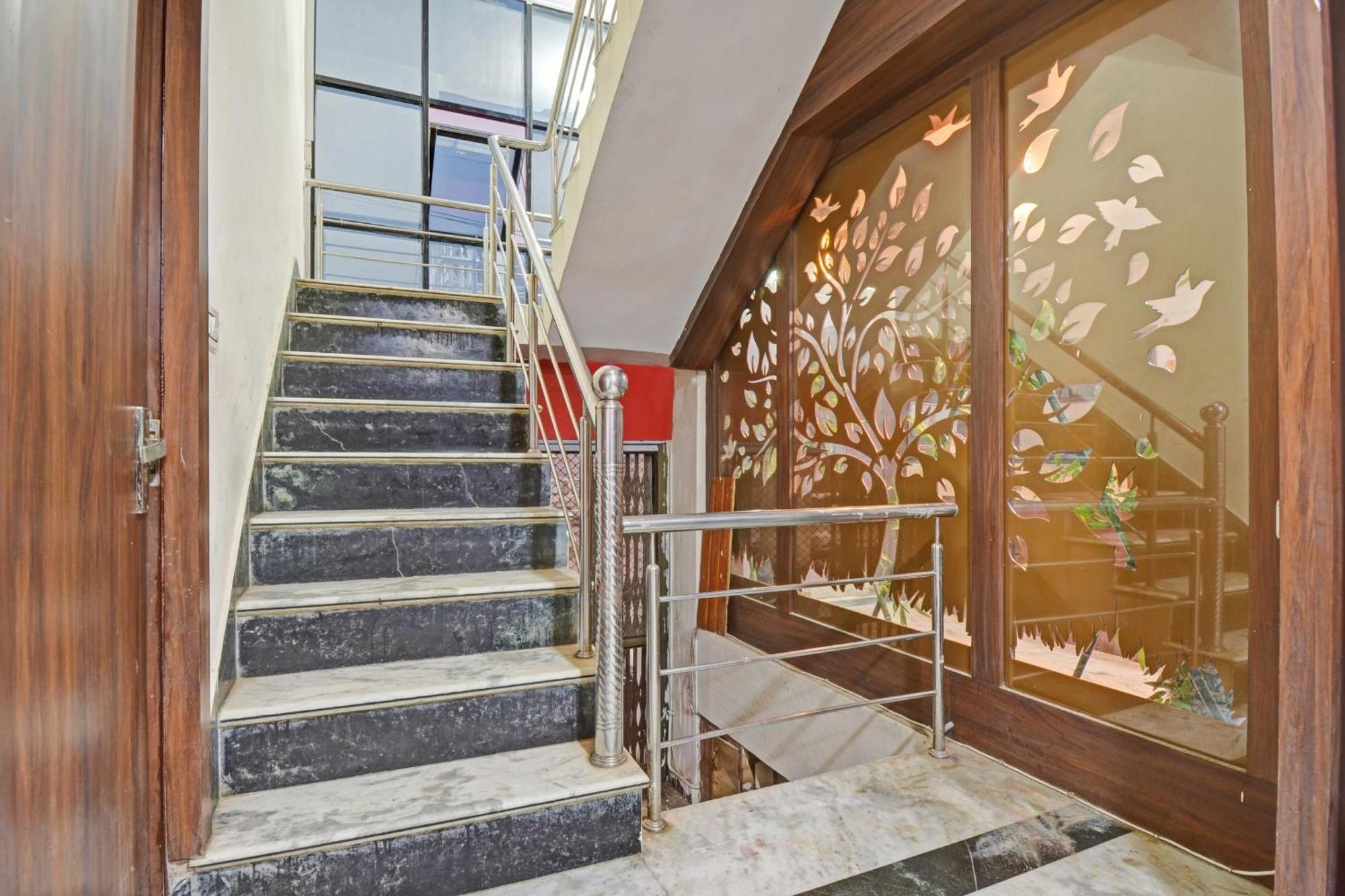 Collection O The Sunrise Hotel Udaipur Ngoại thất bức ảnh