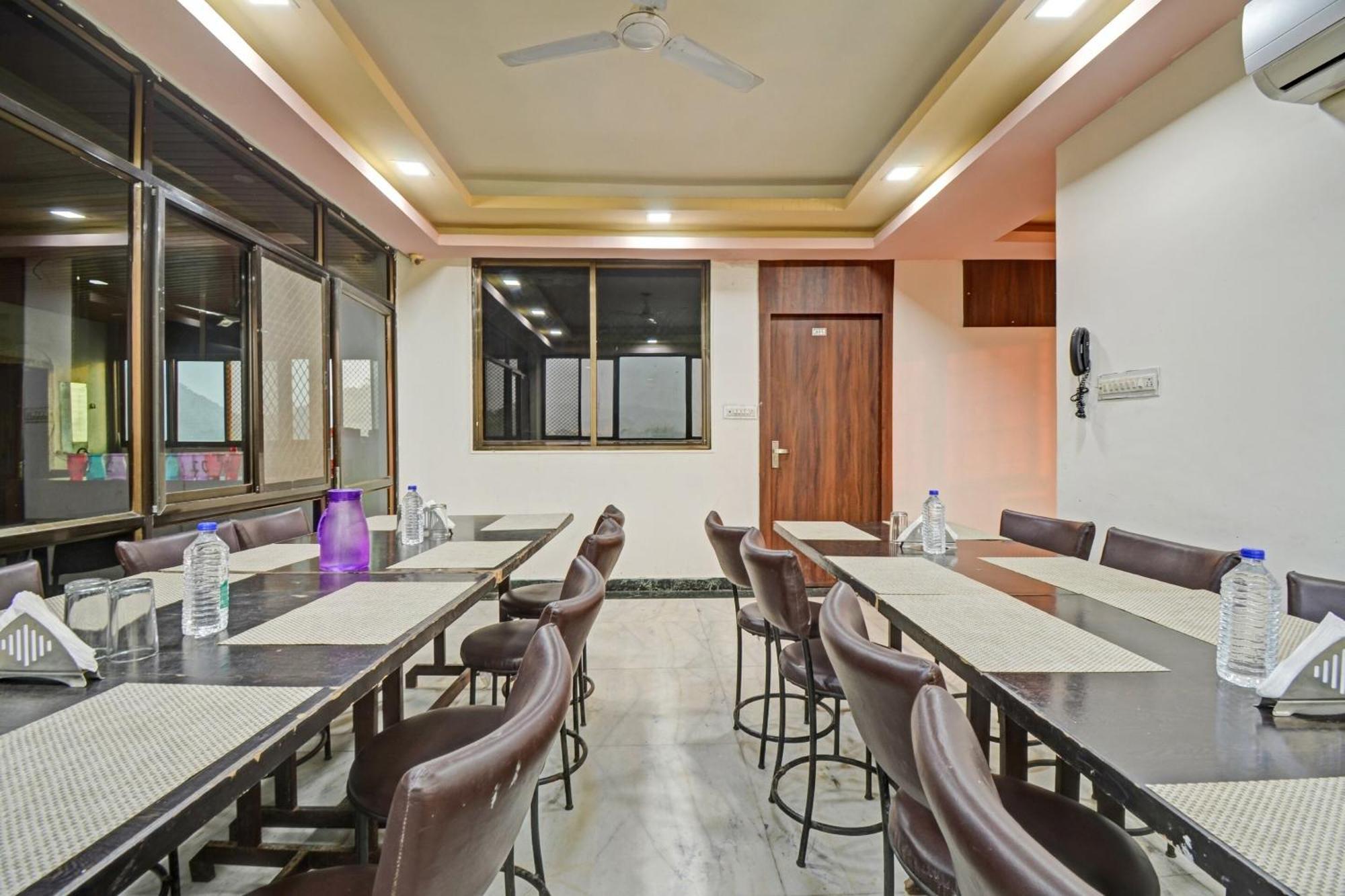 Collection O The Sunrise Hotel Udaipur Ngoại thất bức ảnh